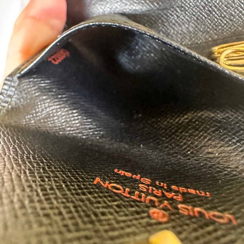 Louis Vuitton Black Key Chain Holder - Picture 6 of 6